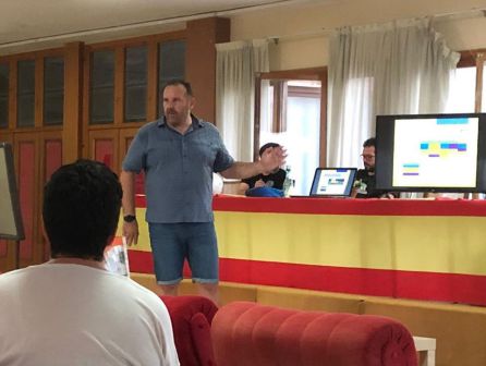 Paco Marco explicando su método de trabajo Paco Marco explicando su método de trabajo