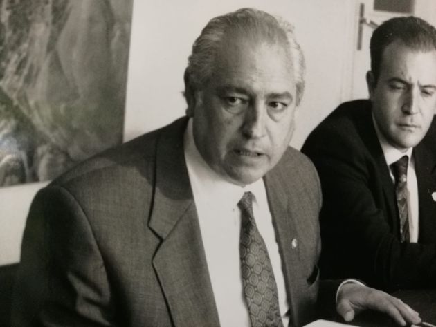 Ramón Escobar en una comparecencia pública junto al entonces concejal Juan Carlos Martín Ramón Escobar en una comparecencia pública junto al entonces concejal Juan Carlos Martín