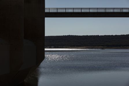 Imagen del embalse de Las Cogotas, cuya capacidad total es de 58,60 hectómetros cúbicos Imagen del embalse de Las Cogotas, cuya capacidad total es de 58,60 hectómetros cúbicos