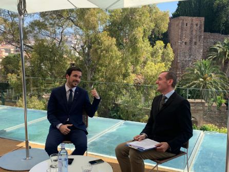 El ministro de Consumo, Alberto Garzón junto a Jesús Sánchez durante su participación en el Encuentro Digital de la SER Andalucía celebrado en Málaga El ministro de Consumo, Alberto Garzón junto a Jesús Sánchez durante su participación en el Encuentro Digital de la SER Andalucía celebrado en Málaga