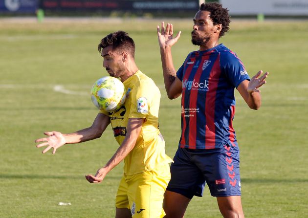 Rui ocupó el centro de la defensa junto con Viti en el partido frente al Navalcarnero Rui ocupó el centro de la defensa junto con Viti en el partido frente al Navalcarnero