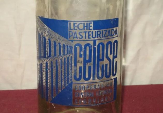 Botella de vidrio retornable de leche CELESE Botella de vidrio retornable de leche CELESE