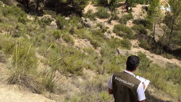 Ecovigilantes en el paraje de las Chorreras del río Cabriel Ecovigilantes en el paraje de las Chorreras del río Cabriel