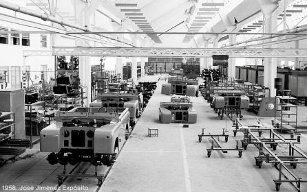 Imagen del año 1958 con los primeros Land Rover fabricados en Linares Imagen del año 1958 con los primeros Land Rover fabricados en Linares