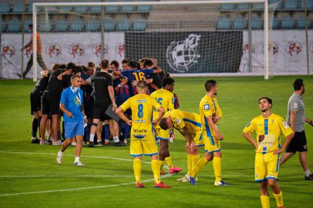 Los lamentos ribereños contrastaron al final del partido con la alegría segoviana. Los lamentos ribereños contrastaron al final del partido con la alegría segoviana.