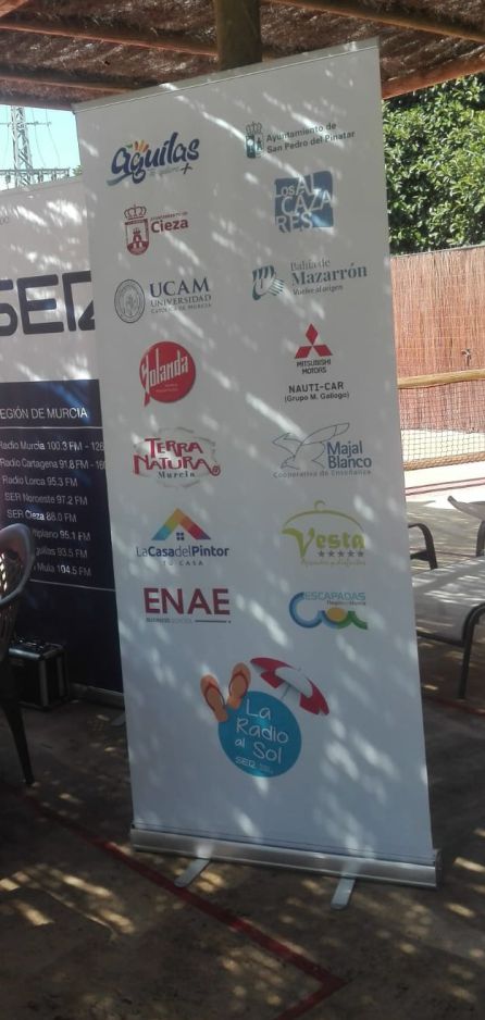 Numerosas firmas y patrocinadores se mueven cada día por la Región de Murcia con el micrófono de 'La radio al sol' Numerosas firmas y patrocinadores se mueven cada día por la Región de Murcia con el micrófono de 'La radio al sol'