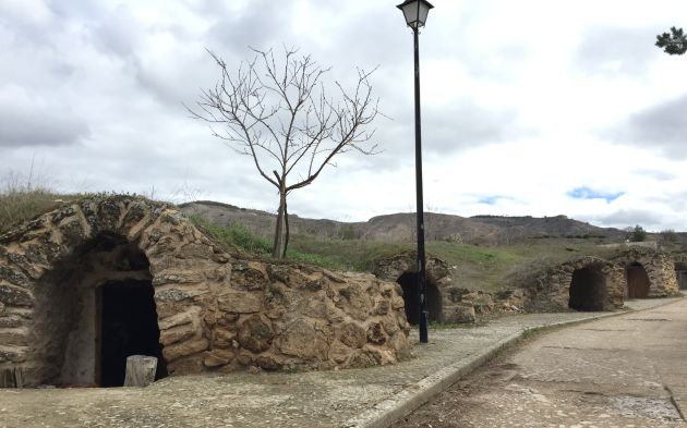 Cuevas del vino en Albalate de las Nogueras. Cuevas del vino en Albalate de las Nogueras.