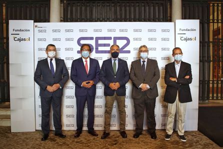 Desde la izquierda, Antonio Sanz,Antonio Pulido, Elías Bendodo, Antonio Yélamo y José Carlos Díaz-Berrio, momentos previos al inicio de los Encuentros SER Desde la izquierda, Antonio Sanz,Antonio Pulido, Elías Bendodo, Antonio Yélamo y José Carlos Díaz-Berrio, momentos previos al inicio de los Encuentros SER