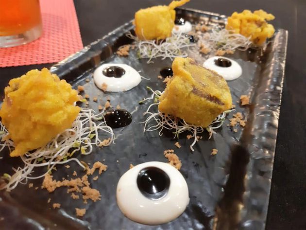 Tofu rebozado con aguacate blanco y algas Tofu rebozado con aguacate blanco y algas