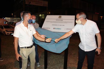 Inauguración monolito de la glorieta del PIB en Ponferrada Inauguración monolito de la glorieta del PIB en Ponferrada