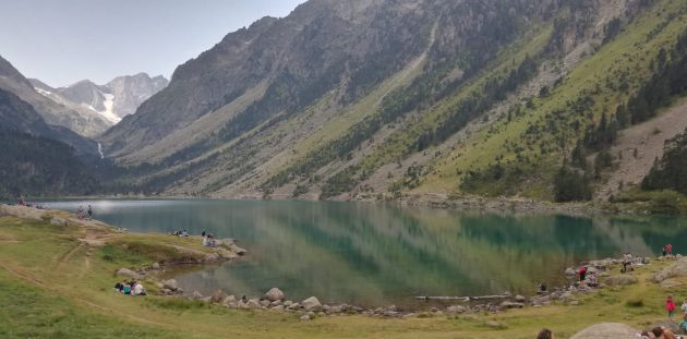 Llegada del grupo de Aristtóteles Moreno a un lago tras una dura etapa. Llegada del grupo de Aristtóteles Moreno a un lago tras una dura etapa.