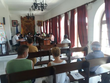 Los concejales guardaban todas las medidas de seguridad por el COVID 19 Los concejales guardaban todas las medidas de seguridad por el COVID 19