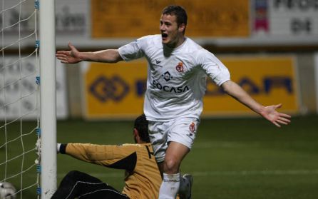 Riera celebra un gol con la Cultural Riera celebra un gol con la Cultural