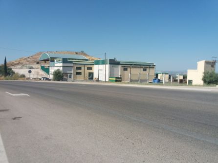 La fábrica Gámez Piñar mantiene sus instalaciones en la carretera a Úbeda La fábrica Gámez Piñar mantiene sus instalaciones en la carretera a Úbeda