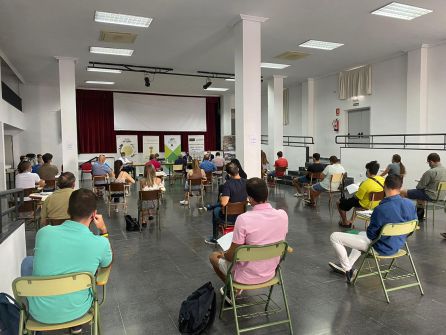 Alumnos asistenes, guardando todas las medidas de seguridad por el COVID 19 Alumnos asistenes, guardando todas las medidas de seguridad por el COVID 19