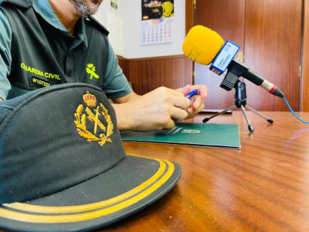 Detalle gorra Guardia Civil Detalle gorra Guardia Civil