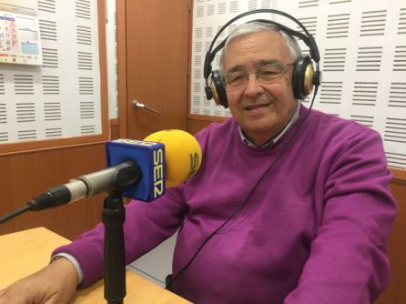 El historiador Manuel García Parody en el estudio de Radio Córdoba El historiador Manuel García Parody en el estudio de Radio Córdoba
