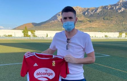 Tufos seguirá en el Jódar C.F. una temporada más Tufos seguirá en el Jódar C.F. una temporada más