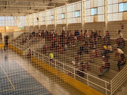 Público con medidas de seguridad Público con medidas de seguridad