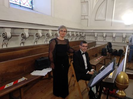 La soprano Mónica Moreal y el organista Juan Carlos Andrés Brogeras. La soprano Mónica Moreal y el organista Juan Carlos Andrés Brogeras.