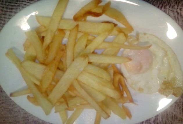 Huevo frito con patatas, el "postre" del Chule Huevo frito con patatas, el "postre" del Chule