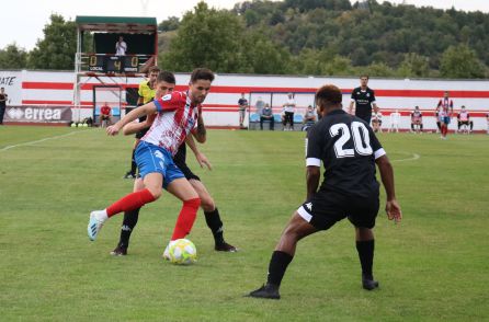 El Atlético Bembibre se estrenó en esta pretemporada frente a la Cultural El Atlético Bembibre se estrenó en esta pretemporada frente a la Cultural