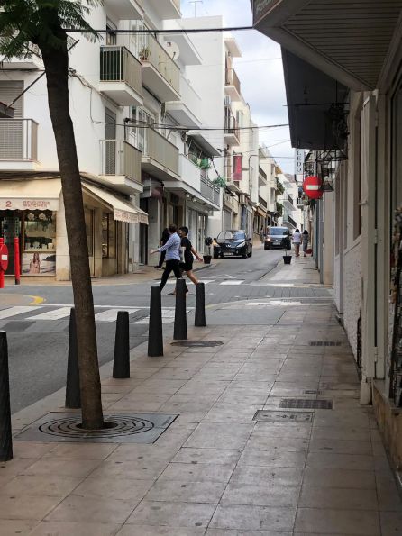 Menos vehículos circulan por las calles de las zonas afectadas Menos vehículos circulan por las calles de las zonas afectadas