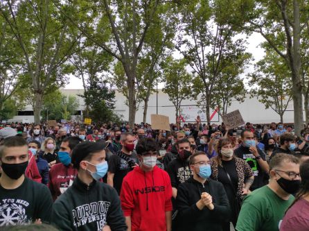 Vecinos de Vallecas protestando. Vecinos de Vallecas protestando.