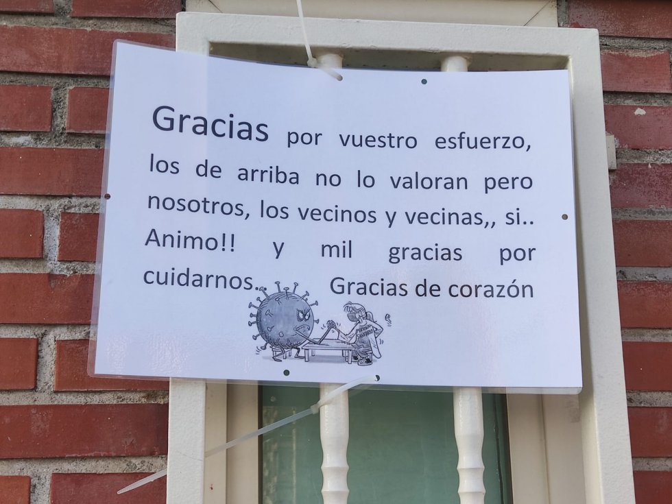 Cartel en el centro de salud de Cuzco, en Fuenlabrada (Madrid). Cartel en el centro de salud de Cuzco, en Fuenlabrada (Madrid).