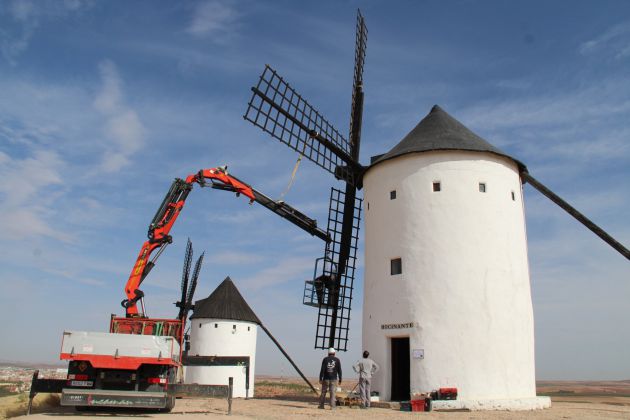 Obras de restauración de los molinos de Alcázar de San Juan. Obras de restauración de los molinos de Alcázar de San Juan.