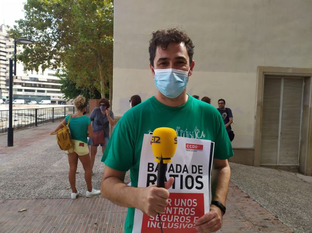Fernando, profesor de secundaria, ha estado en los micrófonos de Hoy por Hoy Región de Murcia Fernando, profesor de secundaria, ha estado en los micrófonos de Hoy por Hoy Región de Murcia