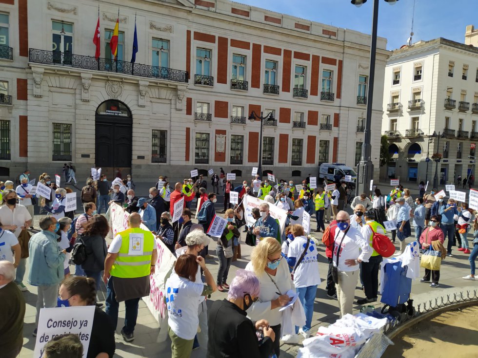 La manifestación de este sábado ha comenzado a mediodía en la Puerta del Sol La manifestación de este sábado ha comenzado a mediodía en la Puerta del Sol