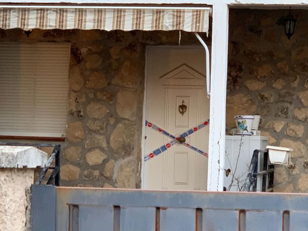 Vivienda precintada tras ser desocupada en Cabanillas Vivienda precintada tras ser desocupada en Cabanillas