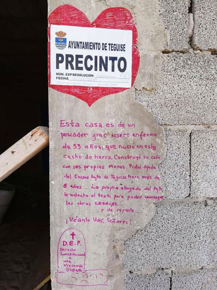 Fachada de la vivienda pendiente de licencia del vecino graciosero Victoriano Hernández. Fachada de la vivienda pendiente de licencia del vecino graciosero Victoriano Hernández.