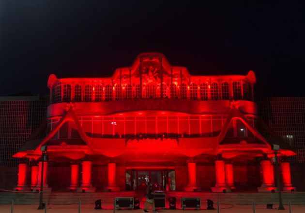 La Asamblea Regional, de rojo La Asamblea Regional, de rojo