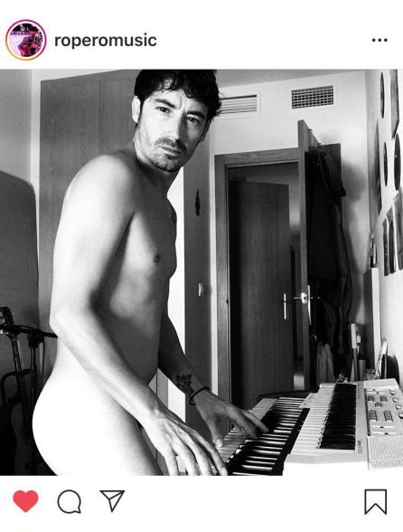 Fran Ropero decidió mostrarse desnudo en redes sociales para llamar la atención y pedir ayuda para la cultura en tiempos de pandemia Fran Ropero decidió mostrarse desnudo en redes sociales para llamar la atención y pedir ayuda para la cultura en tiempos de pandemia