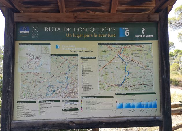 Uno de los ramales de la Ruta del Quijote pasa por este pinar. Uno de los ramales de la Ruta del Quijote pasa por este pinar.