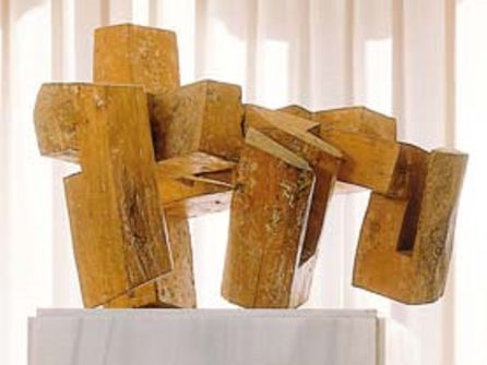 Escultura 'Abesti gogorra IV, 1960' de Eduardo Chillida en el Museo de Arte Abstracto Español de Cuenca. Escultura 'Abesti gogorra IV, 1960' de Eduardo Chillida en el Museo de Arte Abstracto Español de Cuenca.