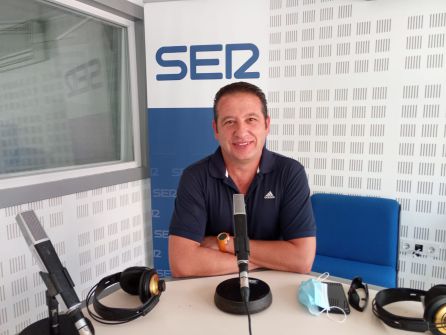 Enrique Nielsen en Radio Huelva. Enrique Nielsen en Radio Huelva.