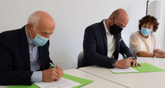 Firma acuerdo entre Giuliani's y la AECC Firma acuerdo entre Giuliani's y la AECC
