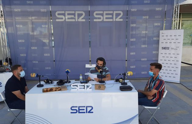 El entrenador del Mar Menor, Javi Motos, y su capitán, José Antonio Parada El entrenador del Mar Menor, Javi Motos, y su capitán, José Antonio Parada