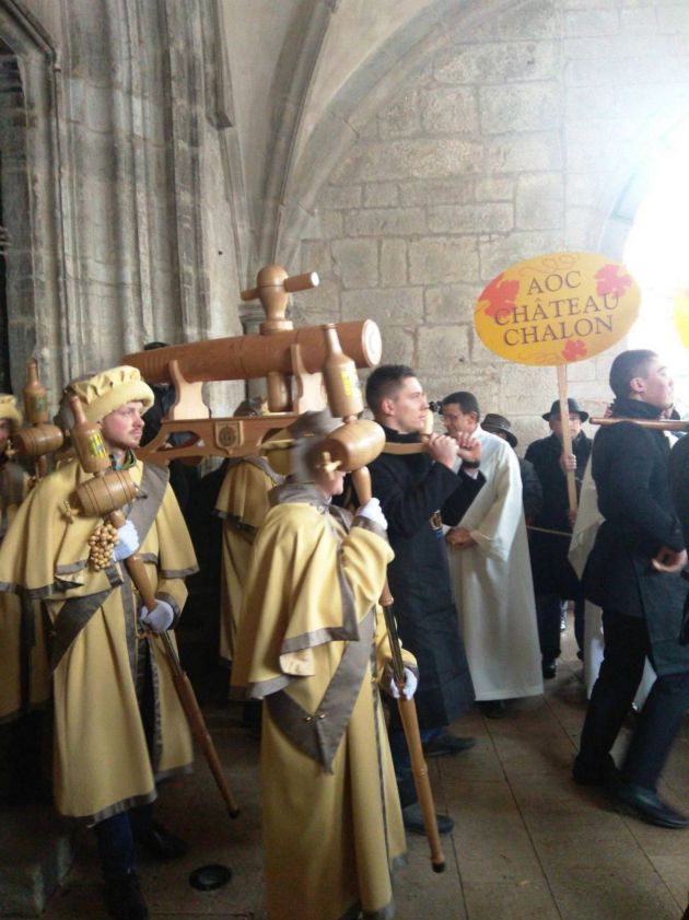 La procesión de la nueva añada de Vin Jaune La procesión de la nueva añada de Vin Jaune