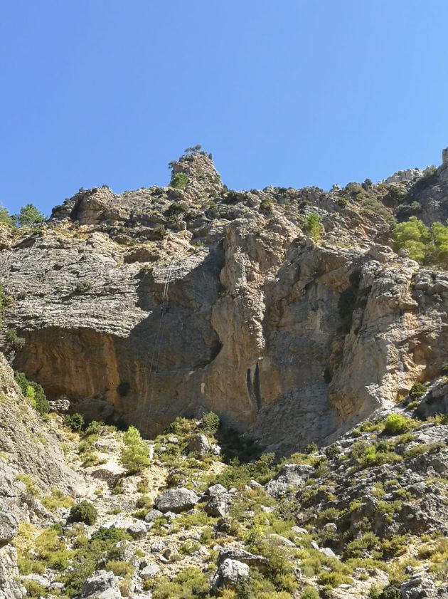 La instalación de los equipos se realizará por equipadores profesionales del territorio y será gestionado por las empresas de la zona también La instalación de los equipos se realizará por equipadores profesionales del territorio y será gestionado por las empresas de la zona también
