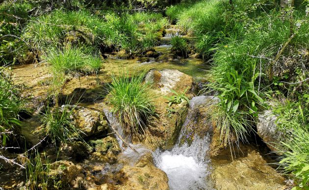 La ruta sigue el curso del arroyo de las Chorreras. La ruta sigue el curso del arroyo de las Chorreras.