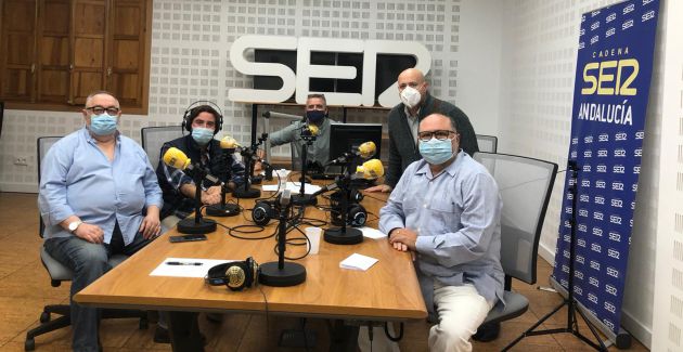 De izquierda a derecha, Bienvenido Puelles, José Manuel Peña, Paco García, Luis Chamorro y Manolo Romero De izquierda a derecha, Bienvenido Puelles, José Manuel Peña, Paco García, Luis Chamorro y Manolo Romero