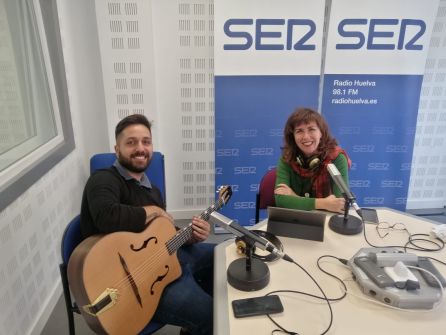 Mario Pousada (guitarra) y Manuela Garrido (voz) Mario Pousada (guitarra) y Manuela Garrido (voz)