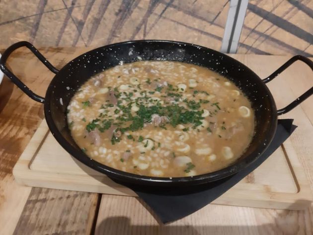 Arroz con carrillada y habitas tiernas Arroz con carrillada y habitas tiernas