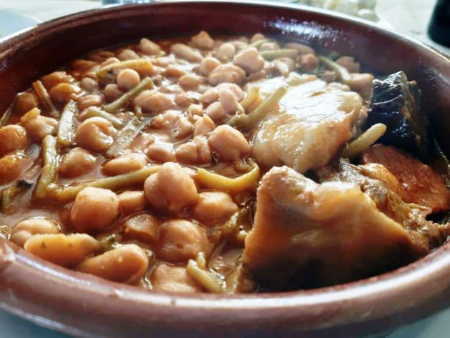 Cazuela de berza con pringá Cazuela de berza con pringá