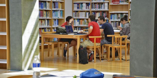 Uno de los servicios más demandados entre alumnos y profesores es el préstamo intercampus e interbibliotecario. Uno de los servicios más demandados entre alumnos y profesores es el préstamo intercampus e interbibliotecario.