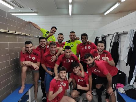 El vestuario eldense celebró la victoria El vestuario eldense celebró la victoria